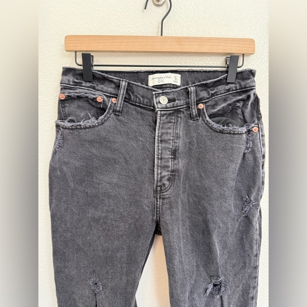 Abercrombie & Fitch The Dad High Rise Black Distressed Jeans
27/4XS - Picture 4 of 9